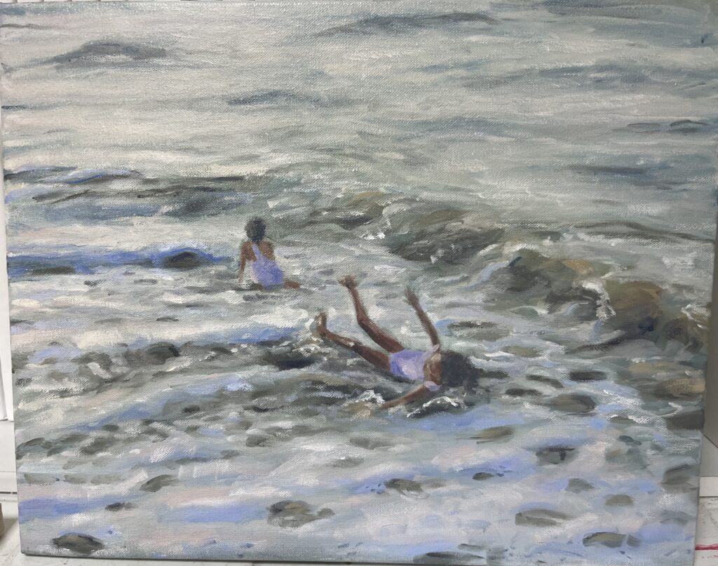 cuadro de un mar hecho por un alumno de clases de arte en un espacio muy luminoso